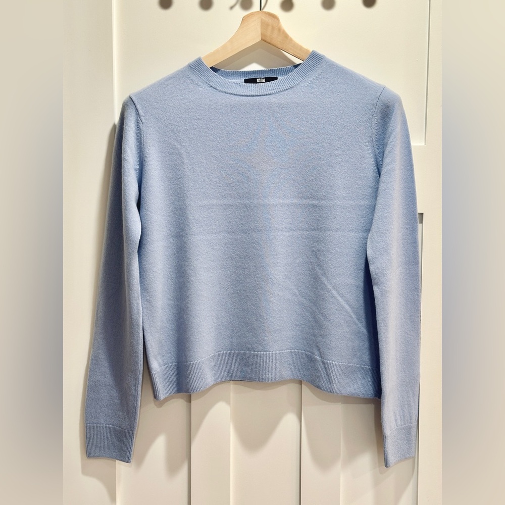 Uniqlo Cashmere Sweater in Light Blue